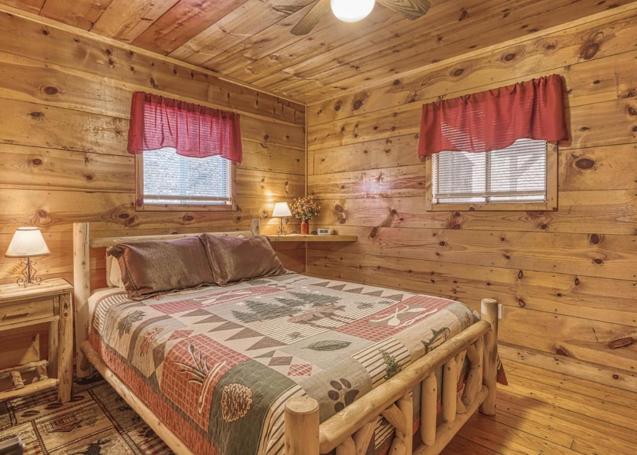 סביירוויל Bear Den, Hot Tub, 1089 Of Free Attraction Tickets For Each Paid Day, Dollywood And More! מראה חיצוני תמונה